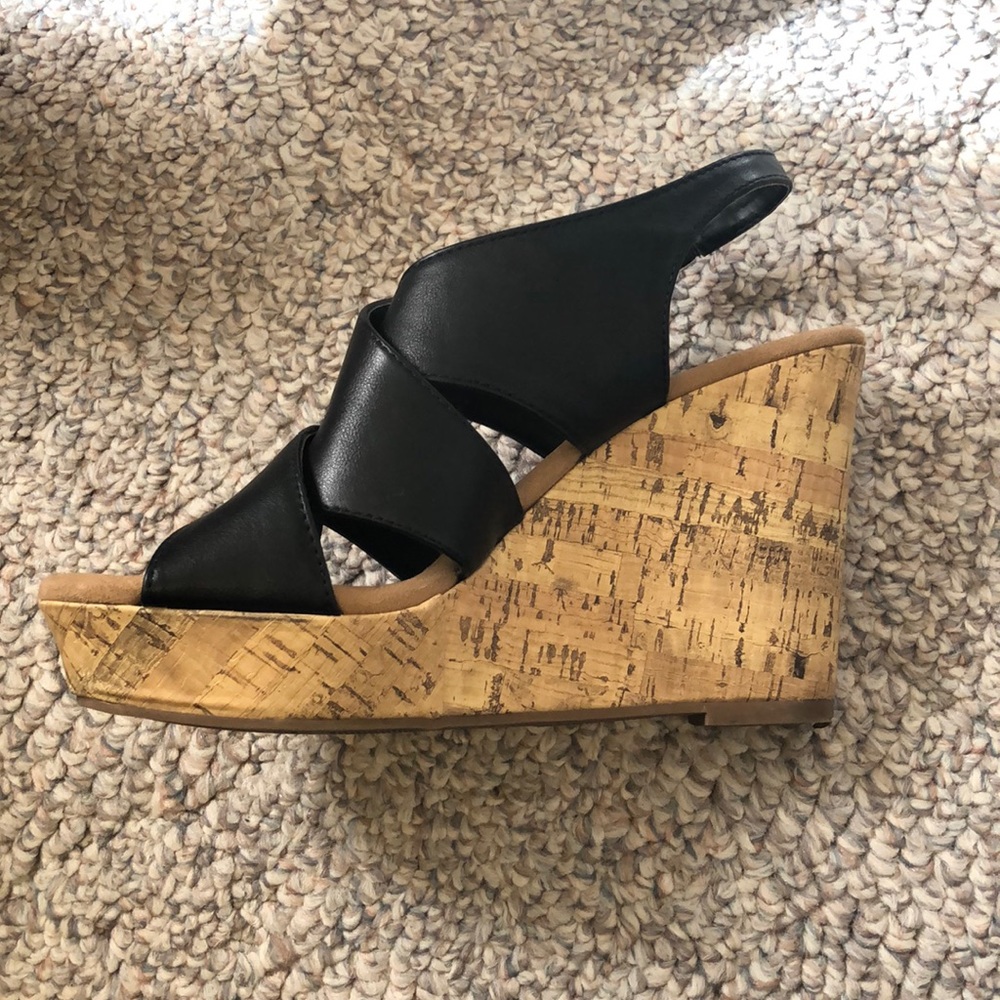 Black Wedges